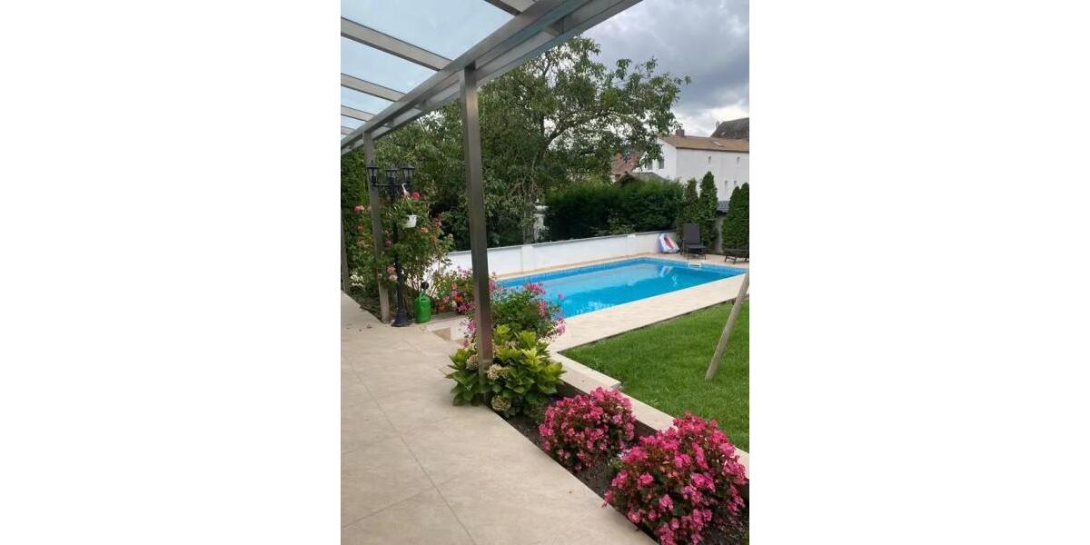 ObjNr:19320 - Topp Wohnen im sanierten EFH mit ELW, Terrasse, Garten und Schwimmbad in LU-Mundenheim 7 zimmer