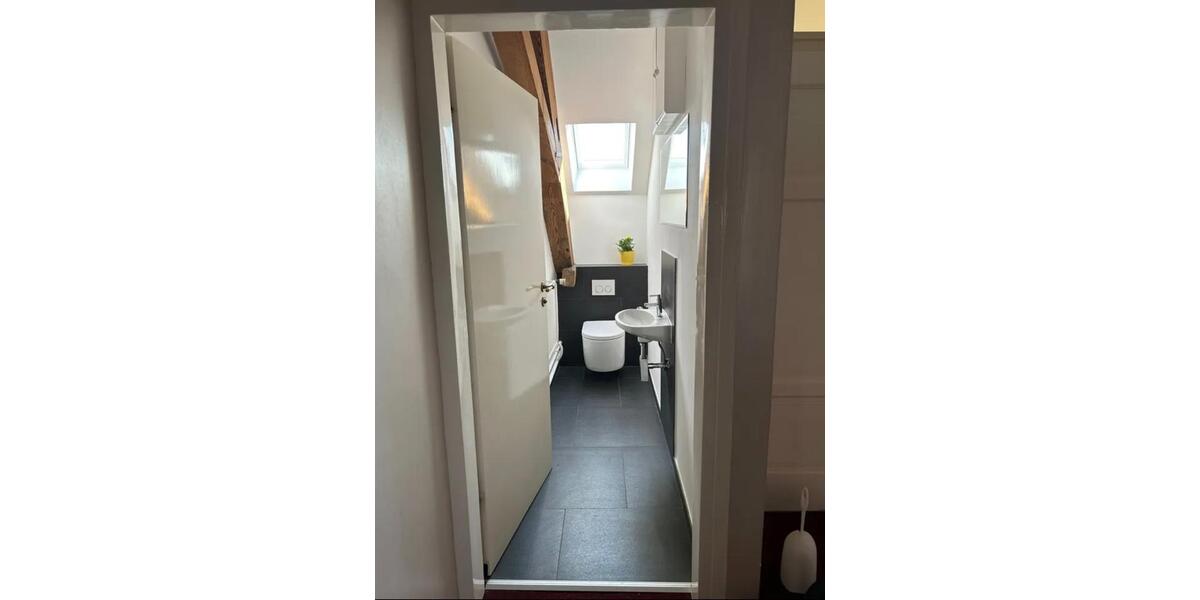 Dachgeschoßwohnung Heidelberg - 5 Zimmer, 140 m&sup2;, 2.240&euro; | Angebot:25789588