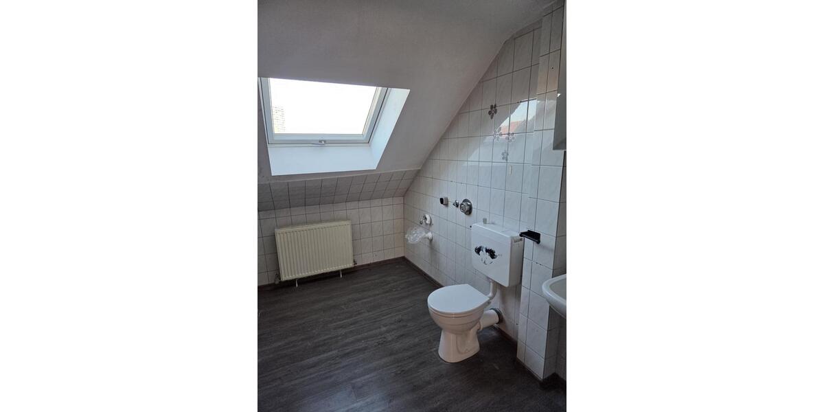 4 ZKB Dachgeschosswohnung in Lu Nord, WG geeignet 4 zimmer