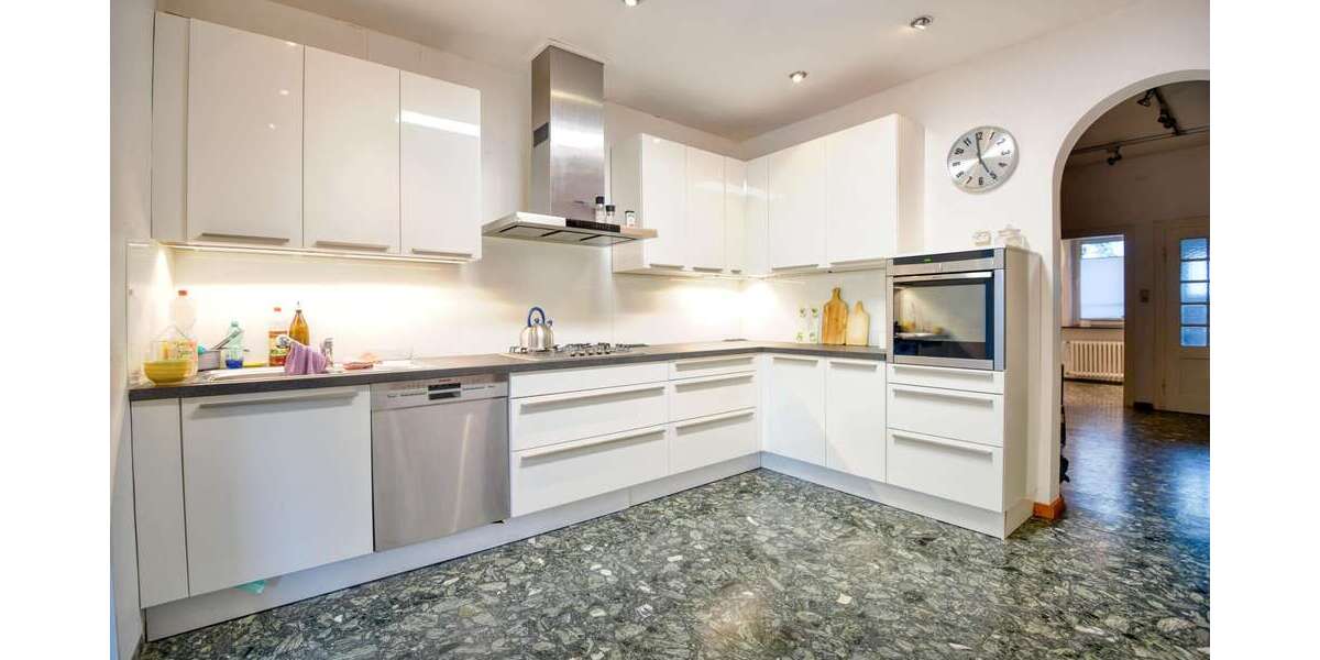 Großzügiges EFH mit Garten und Terrasse in bevorzugter Lage Neuostheims Mehrere Nutzungsmögl 9 zimmer