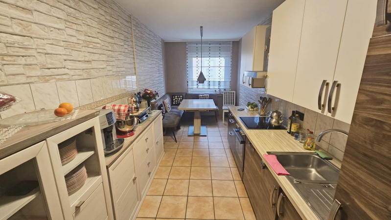 ObjNr:19635 - Sehr gepflegte 4-Zi. ETW mit Balkon und PkW-Stellplatz in FT-Mörsch 4 zimmer