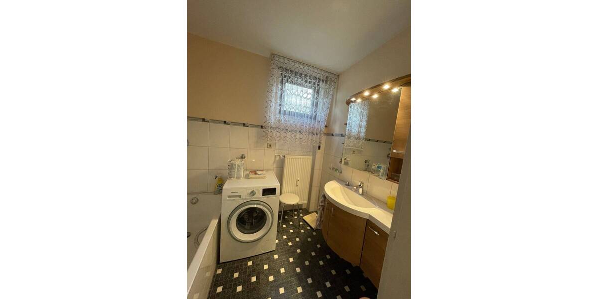 Solides Mehrfamilienhaus mit Ausbaupotenzial in Mannheim-Seckenheim 9 zimmer