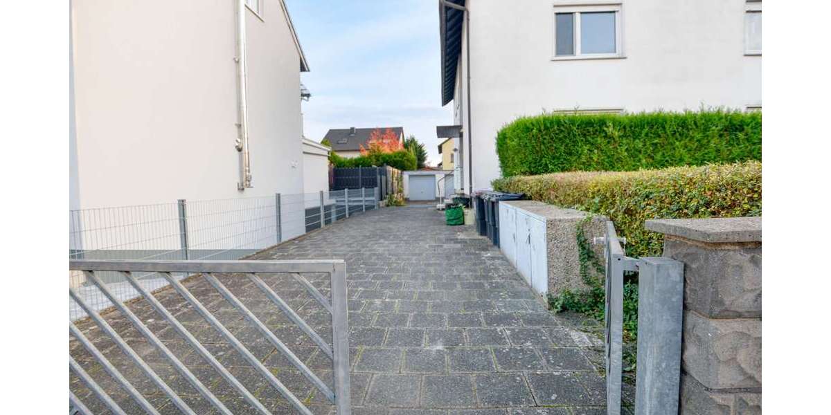 3 ZKB DG & 2 ZKB Souterrain Whg Sofort beziehbar Garage & 2 Stellplätze inkl 5 zimmer