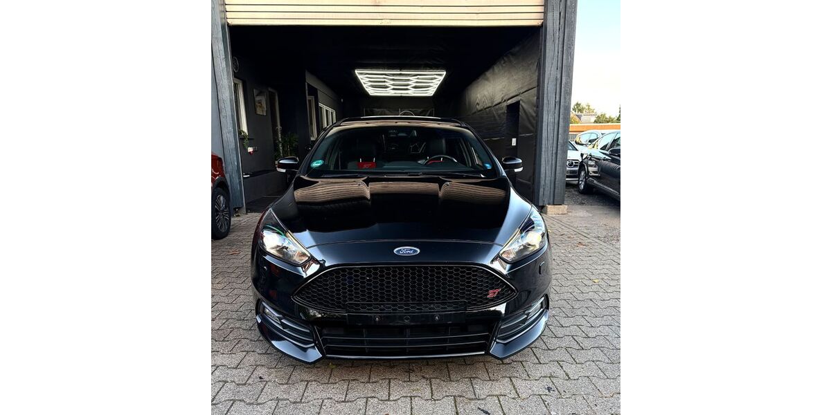 Ford Focus 90.000 km 16.490 &euro; Schwetzingen 68723