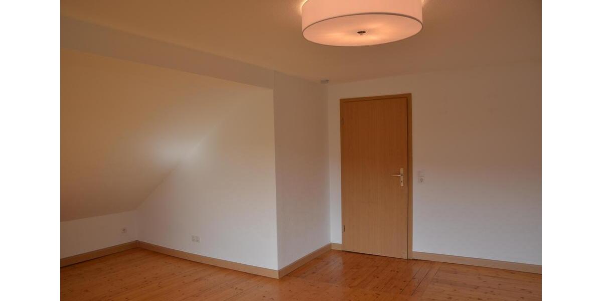 Einfamilienhaus Bammental - 7 Zimmer, 150 m&sup2;, 2.100&euro; | Angebot:26130459