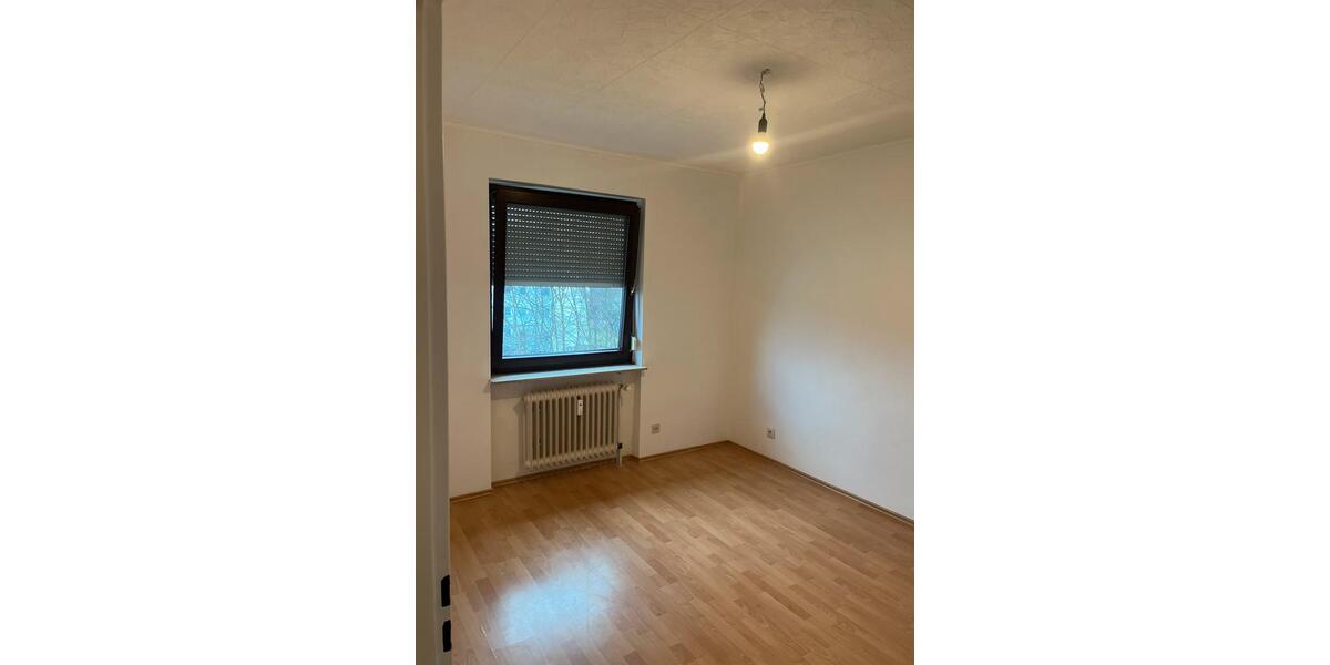 Etagenwohnung Nußloch - 4 Zimmer, 90 m&sup2;, 1.600&euro; | Angebot:26022103