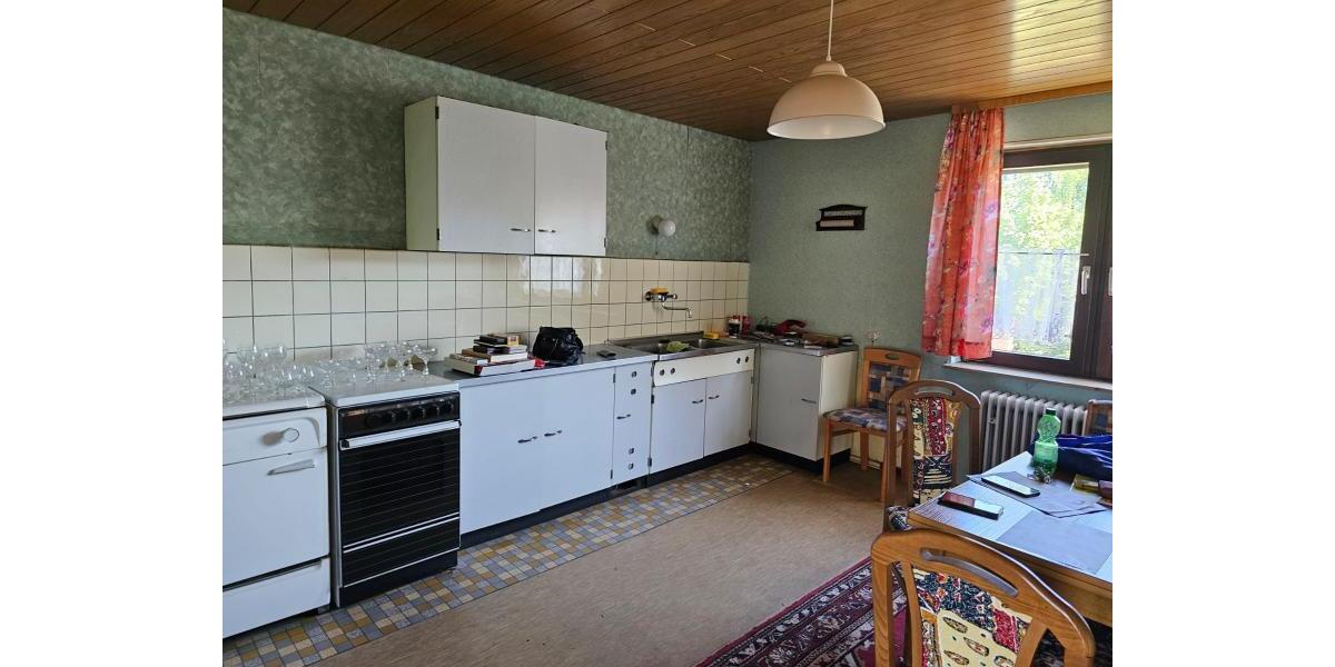 ObjNr:19684 - Freistehendes Einfamilienhaus mit Vor- und Rückgarten sowie Garage und Stellplatz 4 zimmer