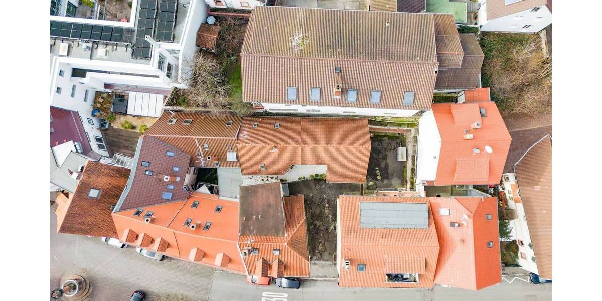 Etagenwohnung Weinheim - 5 Zimmer, 213 m&sup2;, 490.000&euro; | Angebot:25986088