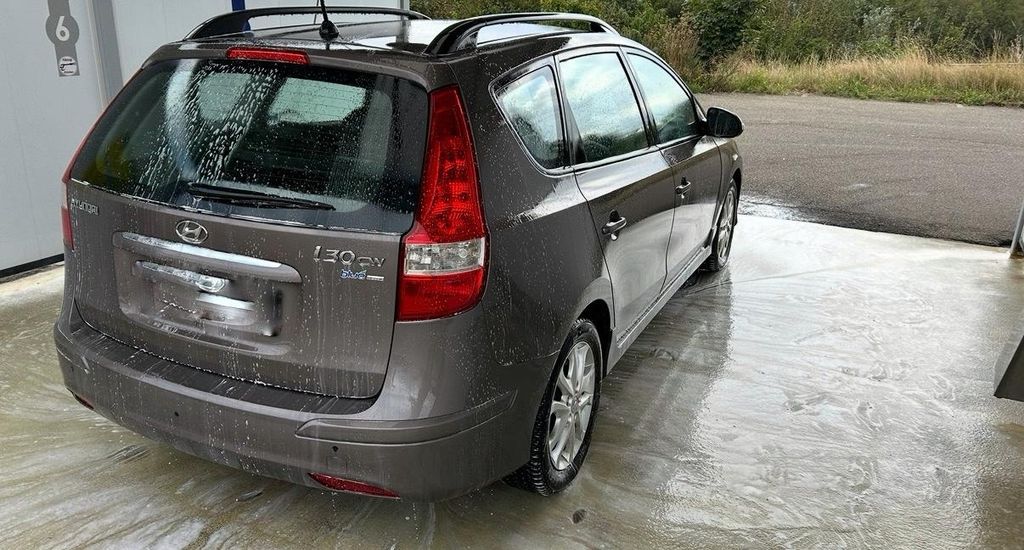 Hyundai i30 215.000 km 3.500 &euro; Hockenheim 68766