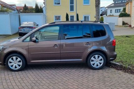 VW Touran 76.514 km 9.500 &euro; Ludwigshafen 67071
