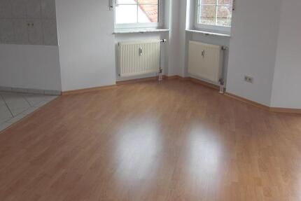 Helle 3-Zimmer Dachgeschosswohnung mit Balkon in Mörlenbach 3 zimmer