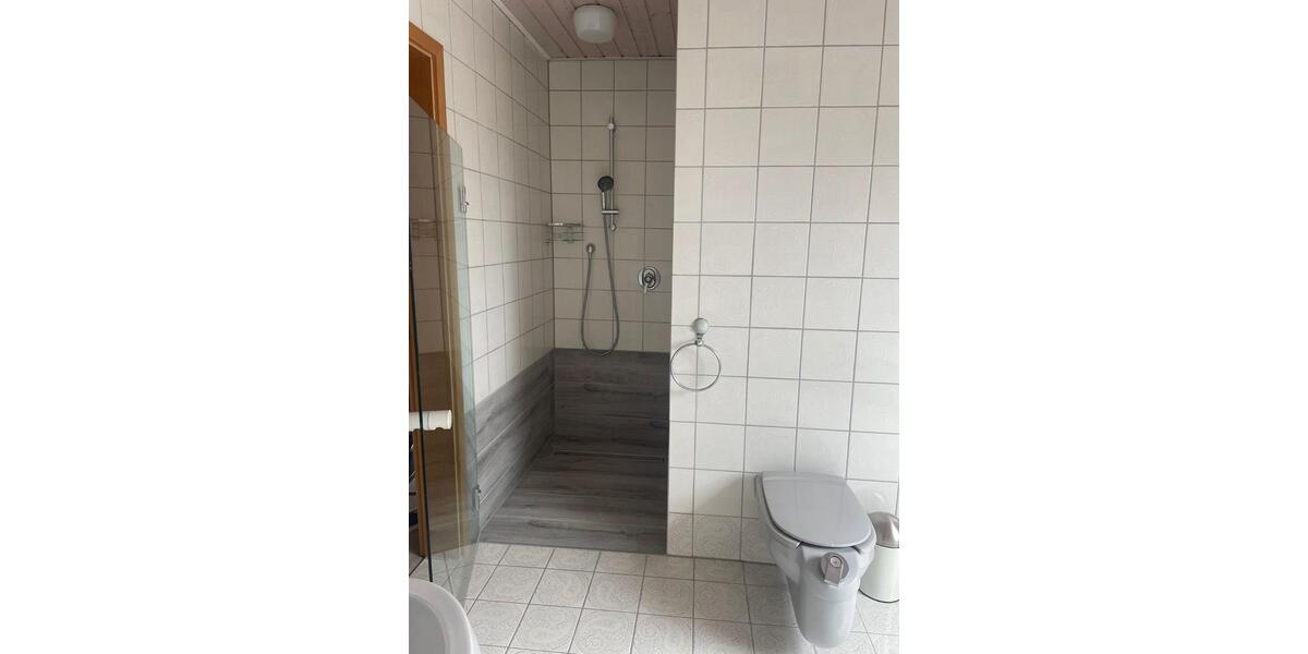 Doppelhaushälfte Leimen - 4 Zimmer, 212 m&sup2;, 1.950&euro; | Angebot:25551381