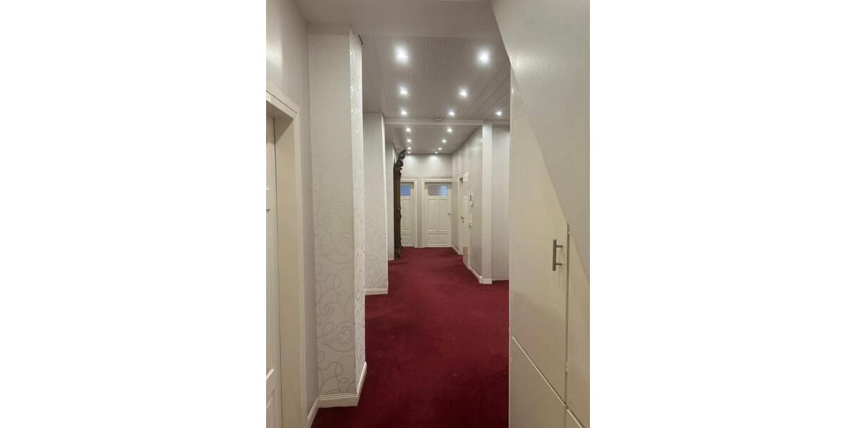 Dachgeschoßwohnung Heidelberg - 5 Zimmer, 140 m&sup2;, 2.240&euro; | Angebot:25789588