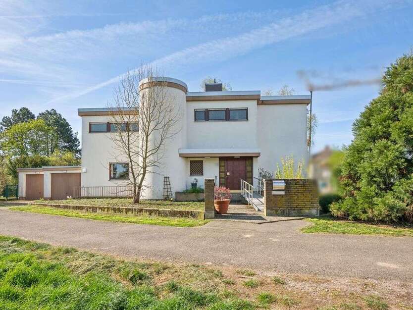 Haus zum Kaufen in Edingen-Neckarhausen 980.000 € 285 m²