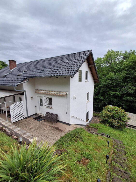Gemütliches Zwei-Familienhaus mit großem Garten!