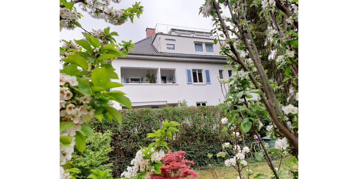 Exklusive Eigentumswohnung mit Gartenanteil und Loggien 5 zimmer