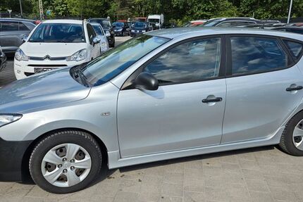 Hyundai i30 98.963 km 4.449 &euro; Lachen-Speyerdorf 67435
