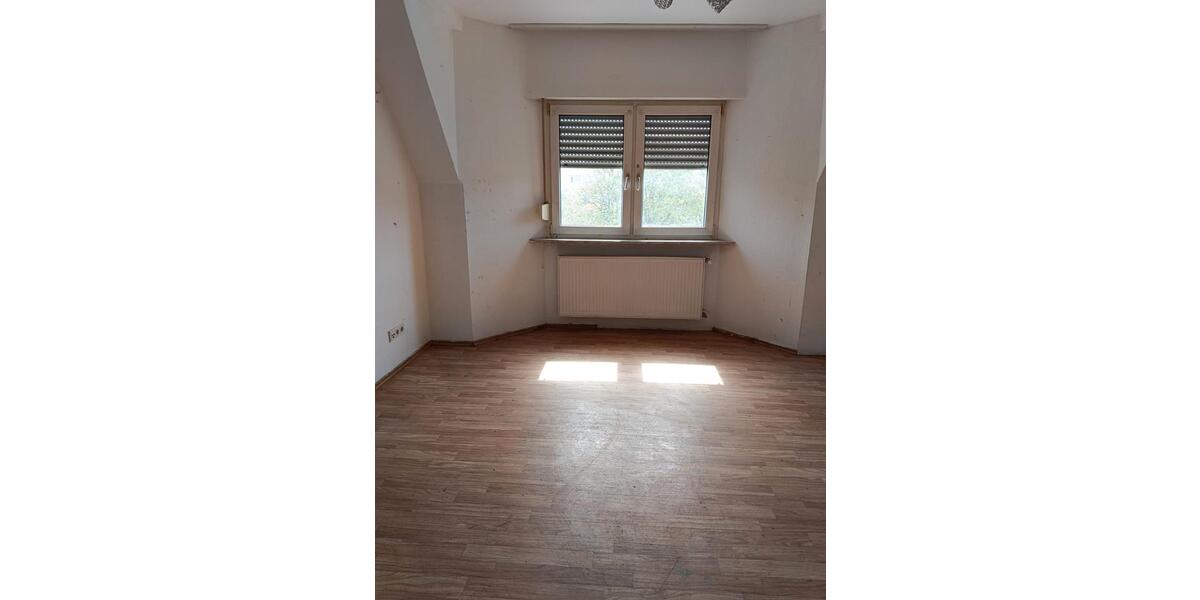 Dachgeschoßwohnung Worms - 3.5 Zimmer, 70 m&sup2;, 750&euro; | Angebot:26087485
