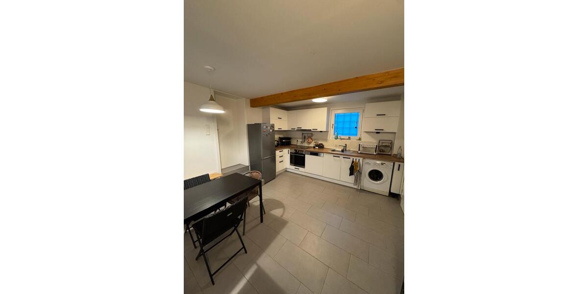 WG-Zimmer in großzügiger, modernisierter Wohnung 1 zimmer