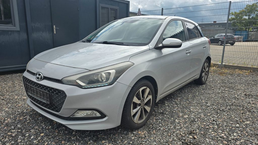 Hyundai i20 74.244 km 5.600 &euro; Schwetzingen 68723