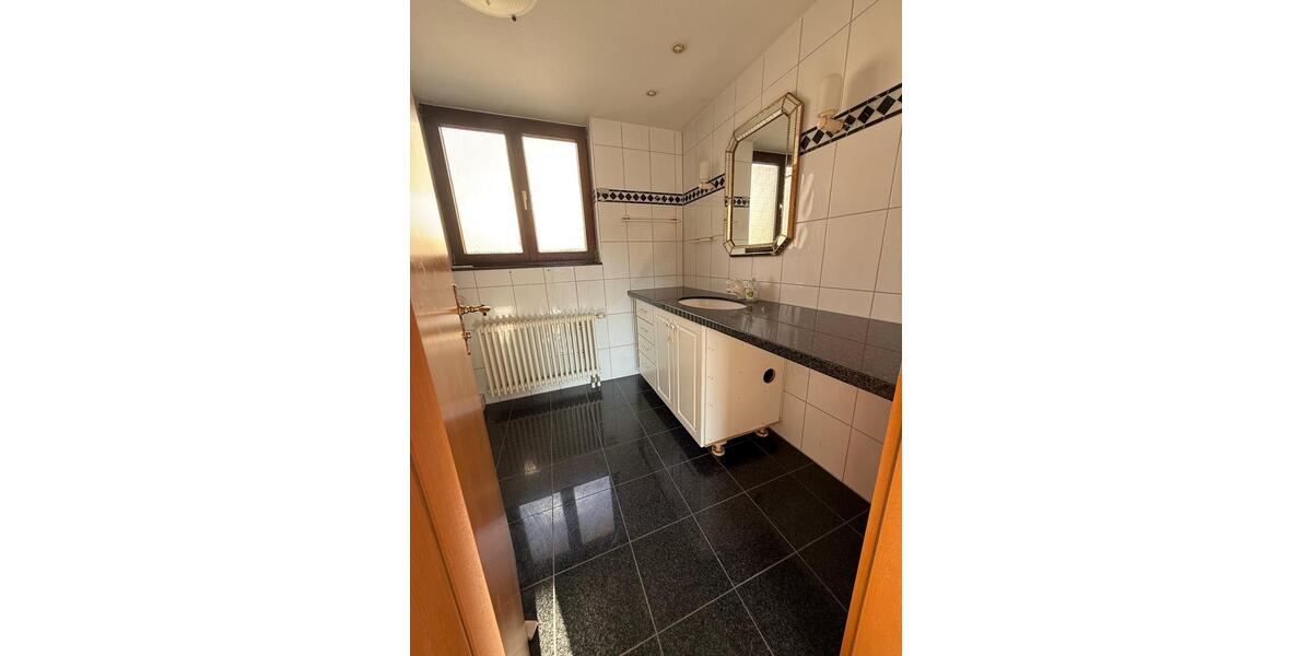 Dachgeschoßwohnung Leimen - 3 Zimmer, 92 m&sup2;, 1.200&euro; | Angebot:24615000