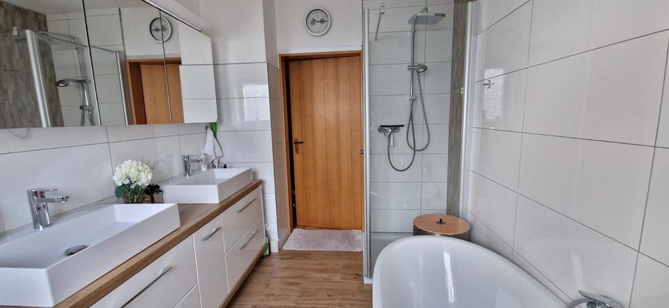 Haus zu Verkaufen(nur Erdgeschoss, mit grossem Parkplatz 4 zimmer