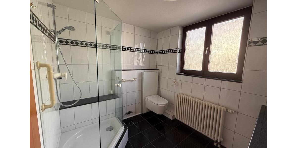 Dachgeschoßwohnung Leimen - 3 Zimmer, 92 m&sup2;, 1.200&euro; | Angebot:24615000