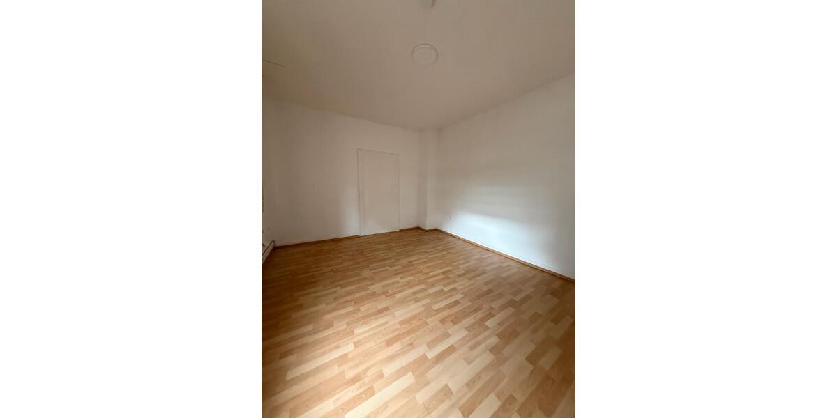 Etagenwohnung Lampertheim - 4 Zimmer, 110 m&sup2;, 1.250&euro; | Angebot:26632474