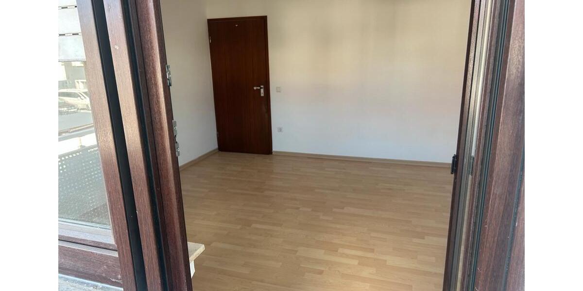 Etagenwohnung Schwetzingen - 3 Zimmer, 86 m&sup2;, 1.150&euro; | Angebot:25305324