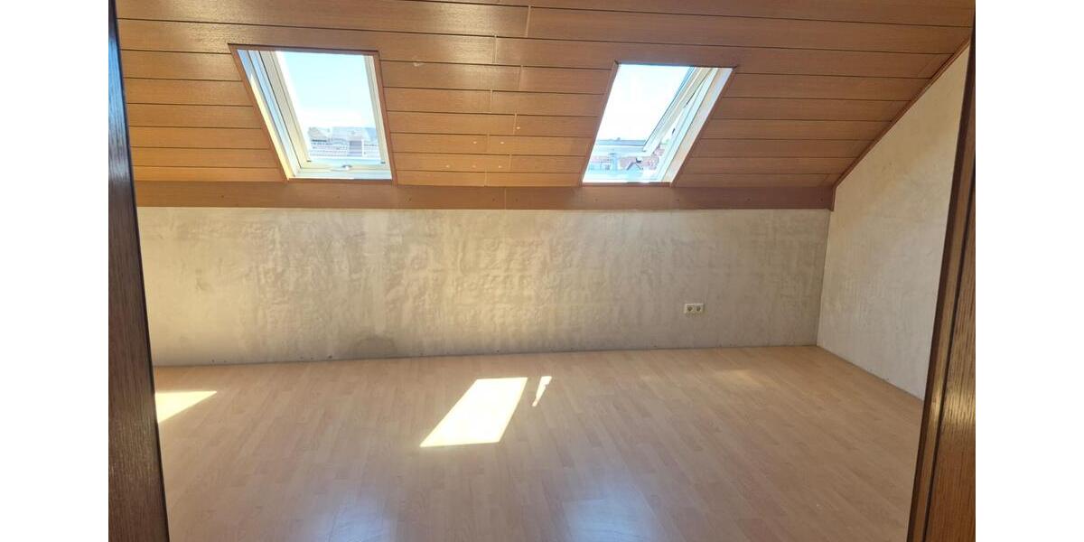Dachgeschoßwohnung Haßloch - 3 Zimmer, 92 m&sup2;, 189.000&euro; | Angebot:26821864