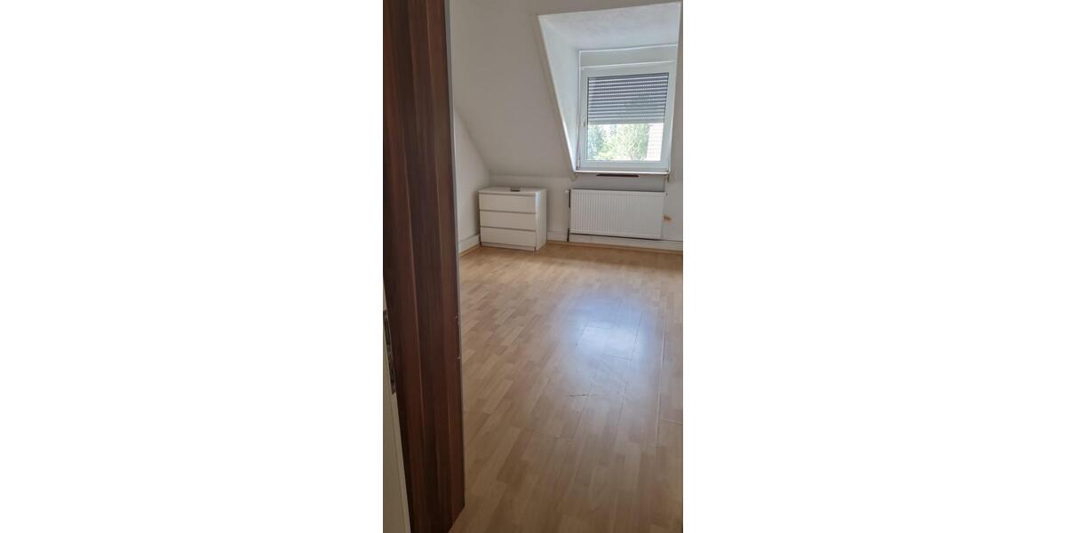 Etagenwohnung Ludwigshafen am Rhein Mundenheim - 3 Zimmer, 100 m&sup2;, 1.000&euro; | Angebot:26689078