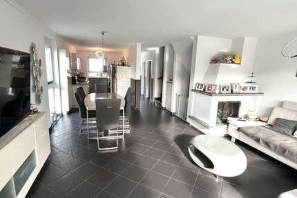 Haus zum Kaufen in Oftersheim 689.000 € 215 m² 7 zimmer