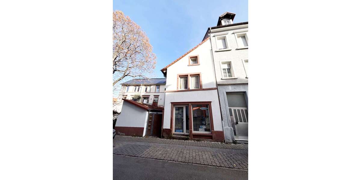 Haus zum Kaufen in Neustadt 220.000 € 169.22 m² 8 zimmer