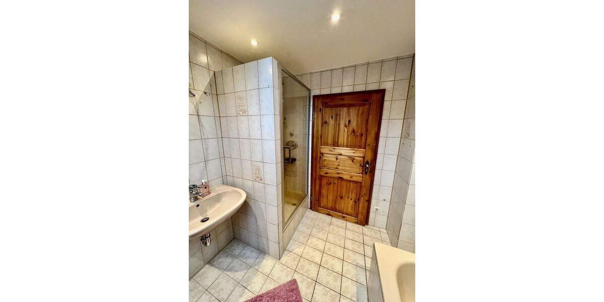 Doppelhaushälfte Bad Dürkheim - 5 Zimmer, 170 m&sup2;, 1.500&euro; | Angebot:25137364