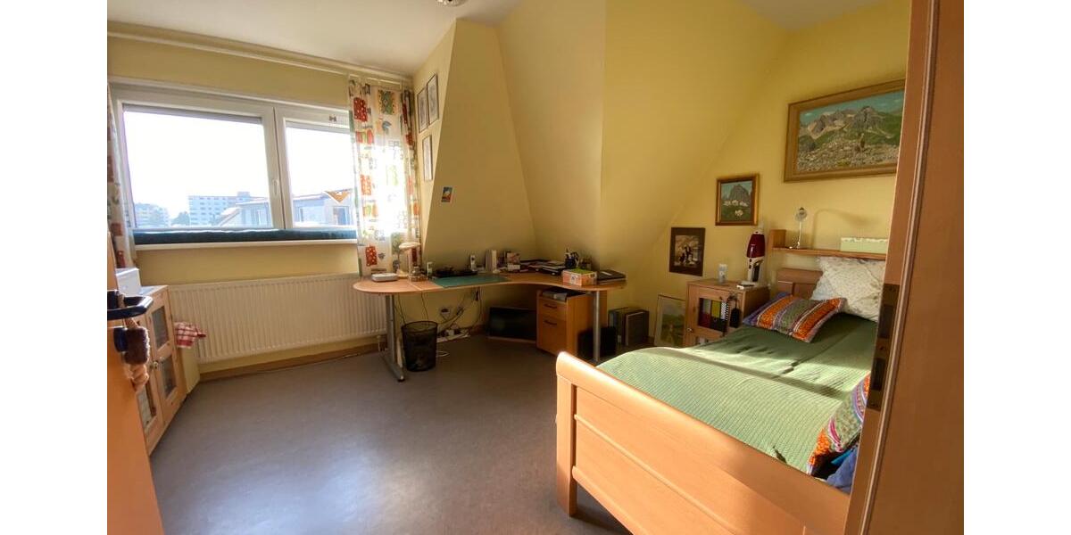 Dachgeschoßwohnung Leimen - 3 Zimmer, 89 m&sup2;, 1.100&euro; | Angebot:24571977