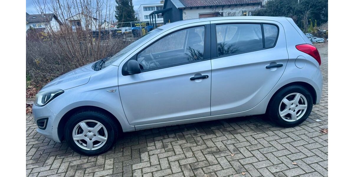 Hyundai i20 116.000 km 4.900 &euro; Worms 67551