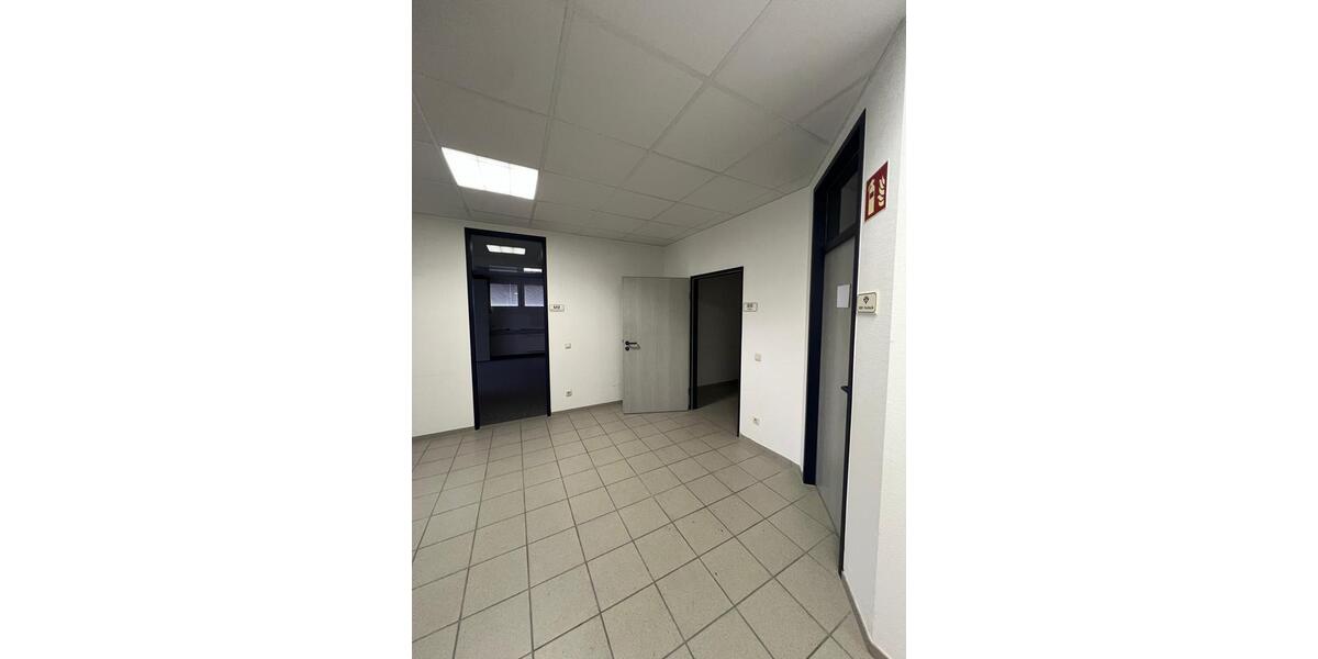 Gewerbeobjekt Sankt Leon-Rot Rot - 1.100&euro; | Angebot:23644582