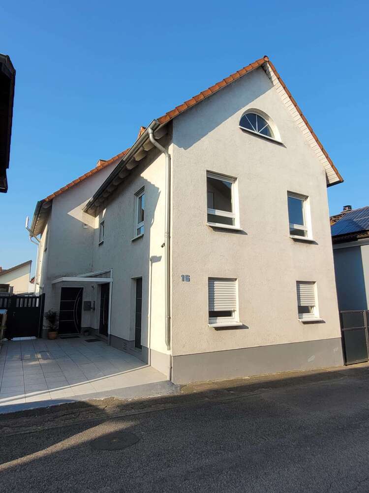 Haus zum Kaufen in Sandhausen 675.000 € 228 m²