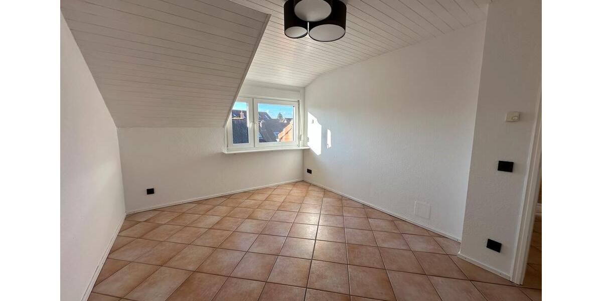 Dachgeschoßwohnung Ladenburg - 4 Zimmer, 108 m&sup2;, 546.000&euro; | Angebot:25099574