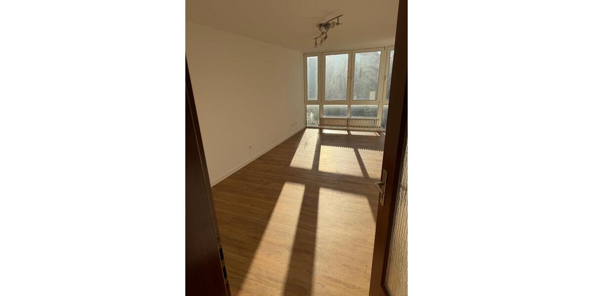 Renovierte 2 ZKB-Wohnung mit Süd-Balkon - WG tauglich 1 zimmer