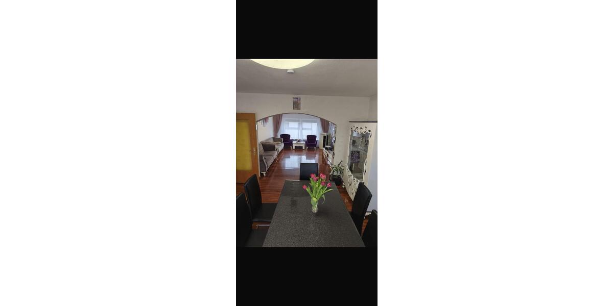 Etagenwohnung Hockenheim - 3.5 Zimmer, 96 m&sup2;, 1.200&euro; | Angebot:25657974