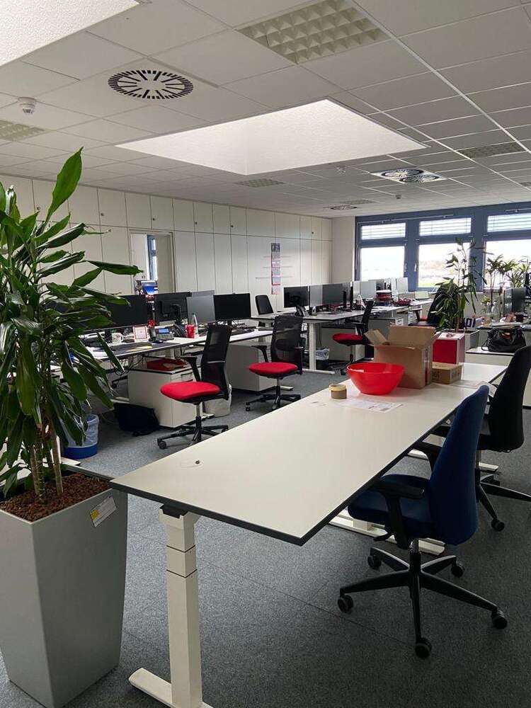 Büro in Worms 4.935 € 705 m²