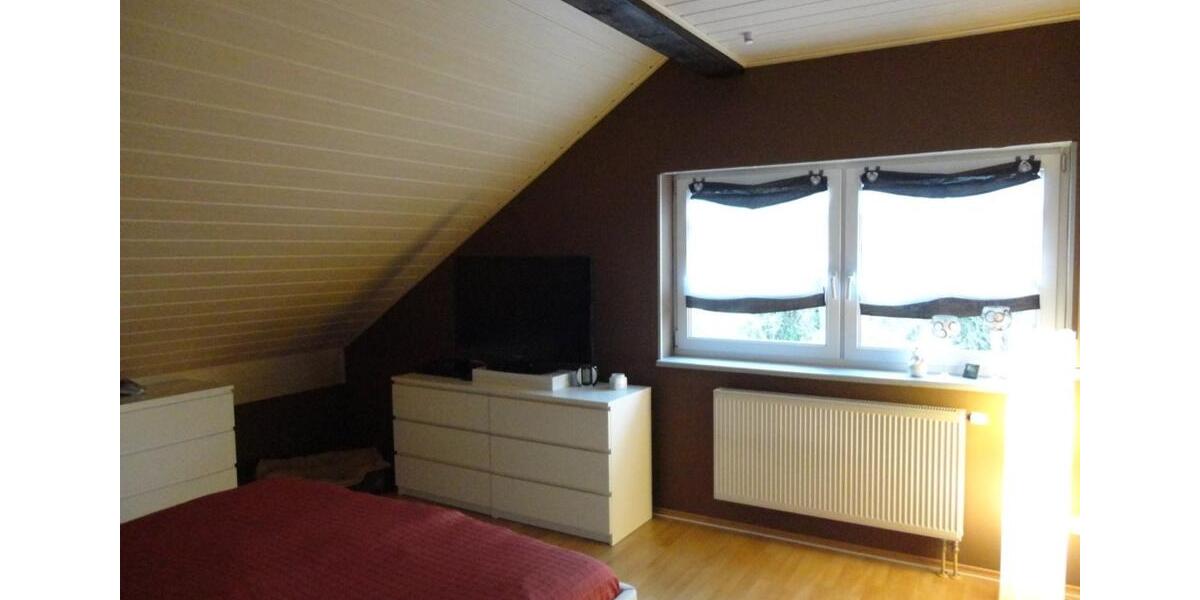 Dachgeschoßwohnung Bensheim - 4 Zimmer, 104 m&sup2;, 920&euro; | Angebot:25782767
