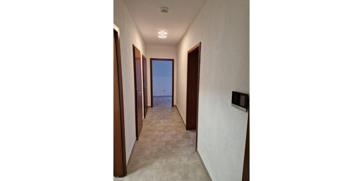 Renovierte helle 3 ZKB Whg mit neuem Bad, Terrasse und Garage 3 zimmer