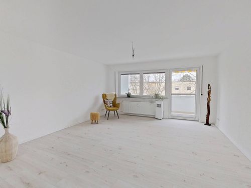 **Frisch modernisiert: Schicke und intelligent geschnittene 3-Zimmer-Wohnung mit BALKON** 3 zimmer