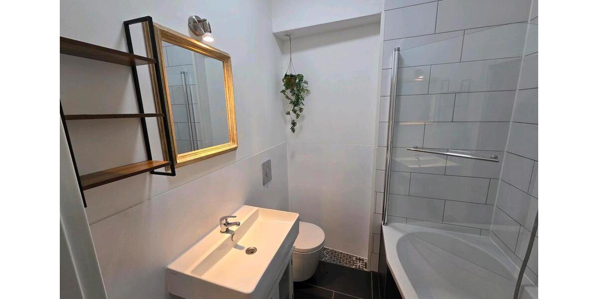 Erdgeschoßwohnung Waldsee - 5 Zimmer, 160 m&sup2;, 445&euro; | Angebot:25892173