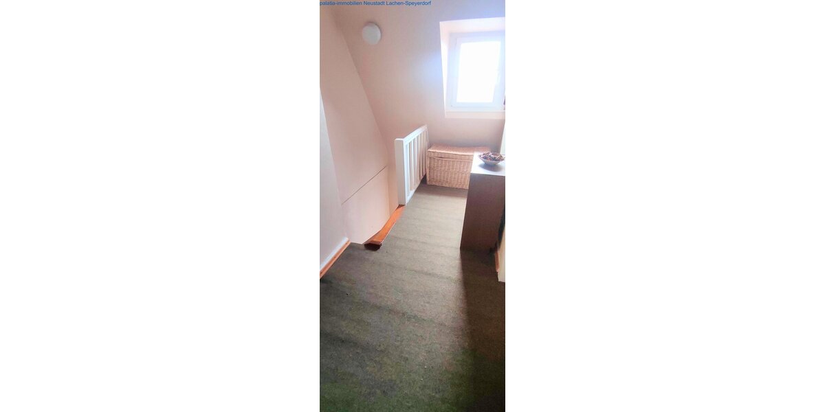 Haus in Hambach in schöner Wohnlage mit Garten - Zweifamilienhaus Neustadt Hambach | Angebot:27083849