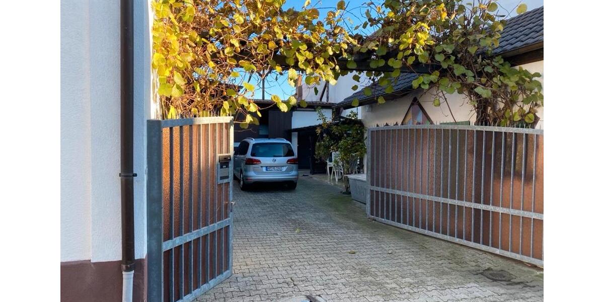 Reihenhaus Ludwigshafen am Rhein - 4.5 Zimmer, 140 m&sup2;, 1.300&euro; | Angebot:25715290