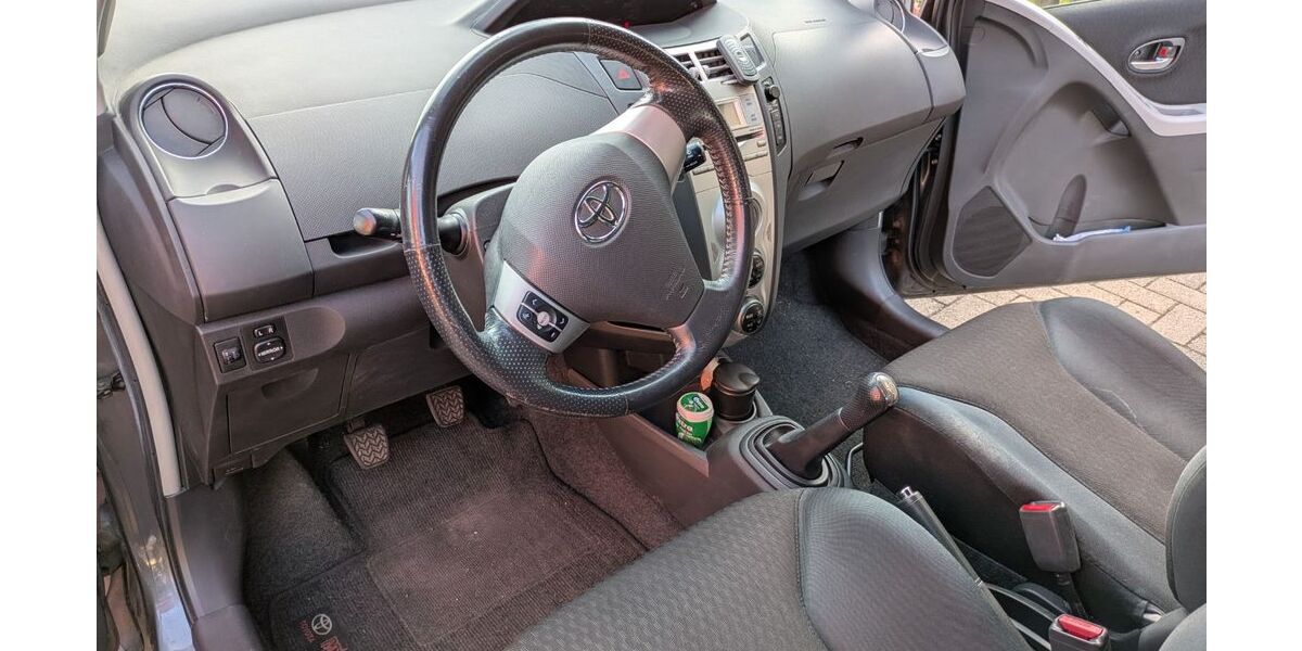 Toyota Yaris 200.500 km 2.899 &euro; Mutterstadt 67112