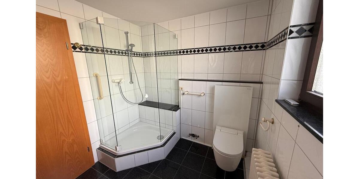 Dachgeschoßwohnung Leimen - 3 Zimmer, 92 m&sup2;, 1.200&euro; | Angebot:24615000